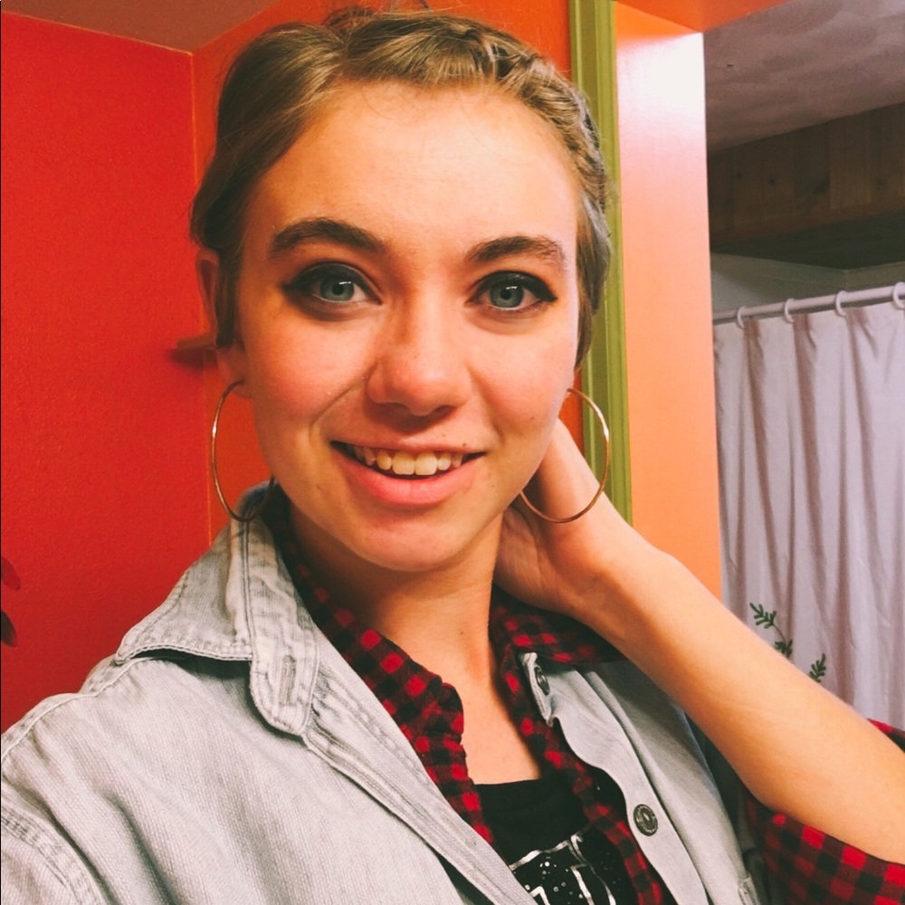 Meet your Posher, Abby